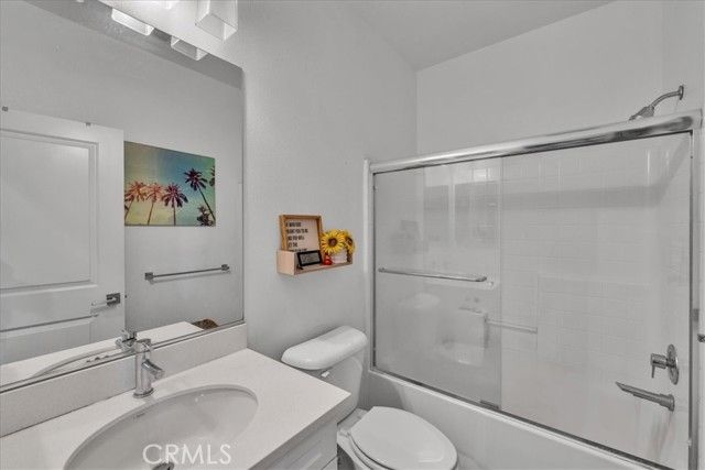 1038 Savi Dr 101, Corona, CA 92878