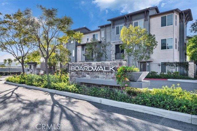 1038 Savi Dr 101, Corona, CA 92878