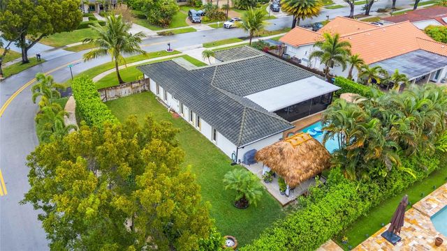 9680 NW 10th Court, Plantation, FL 33322