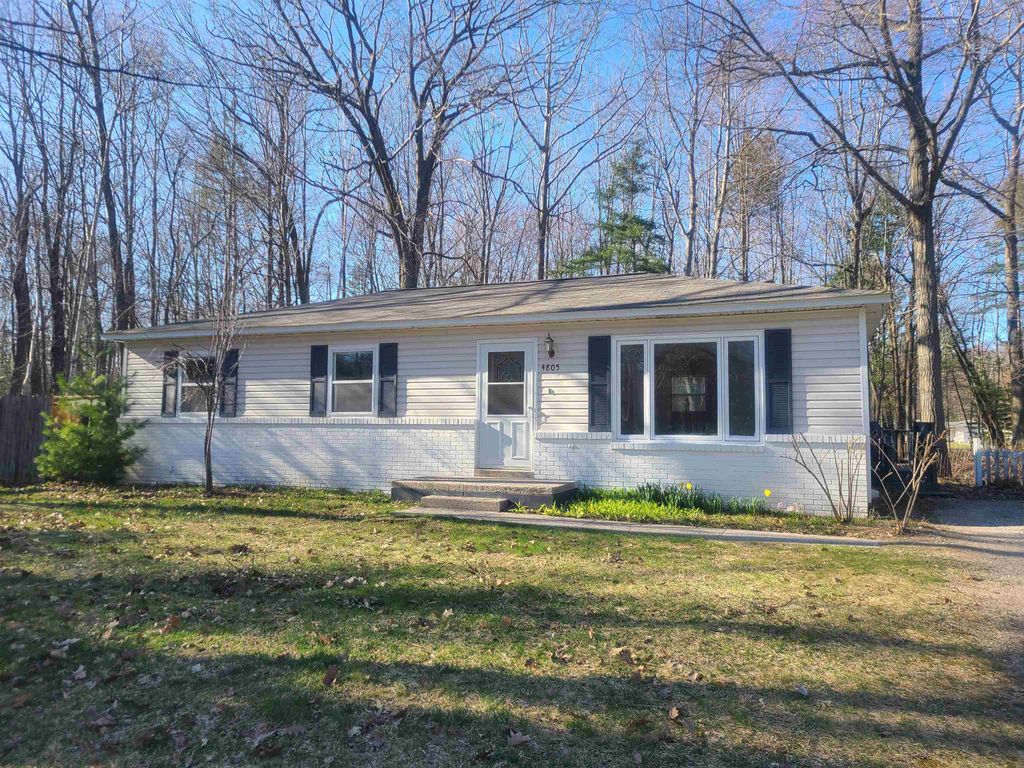 4805 Chippewa Road, Oscoda, MI 48750