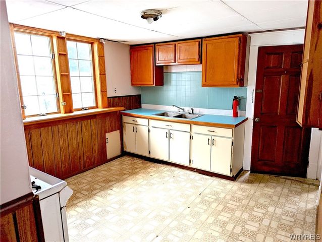 96 Fredro Street, Buffalo, NY 14206