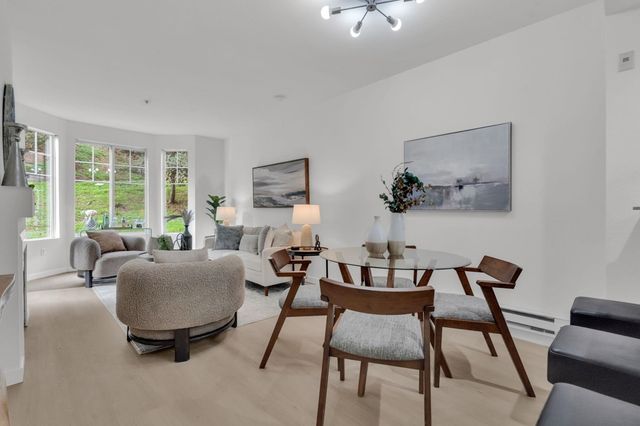 320 320 Caldecott 116, Oakland, CA 94618