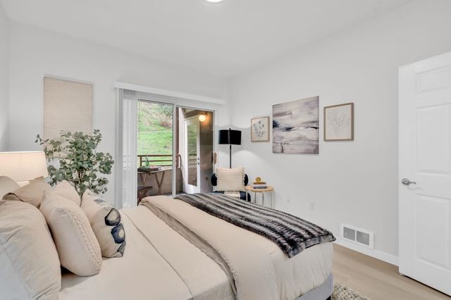 320 320 Caldecott 116, Oakland, CA 94618