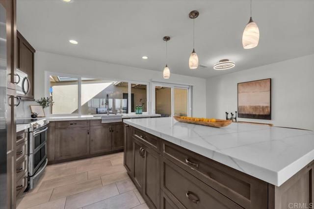 3902 Vista Campana 12, Oceanside, CA 92057