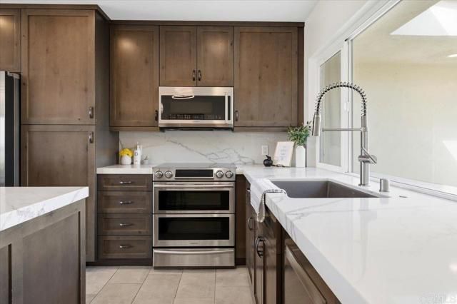 3902 Vista Campana 12, Oceanside, CA 92057