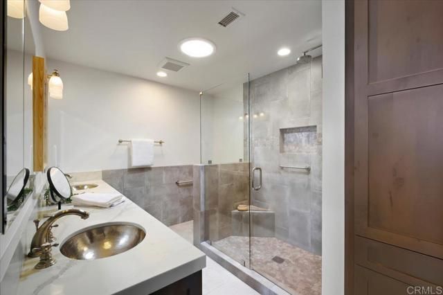 3902 Vista Campana 12, Oceanside, CA 92057