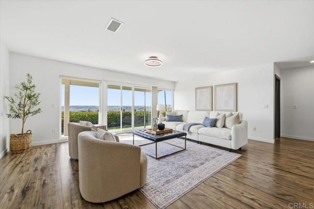 3902 Vista Campana 12, Oceanside, CA 92057