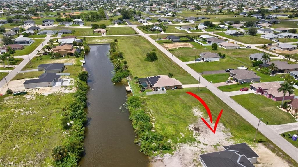 Image 7 of property listing at 1406 NW 11th TER, Cape Coral, FL 33993