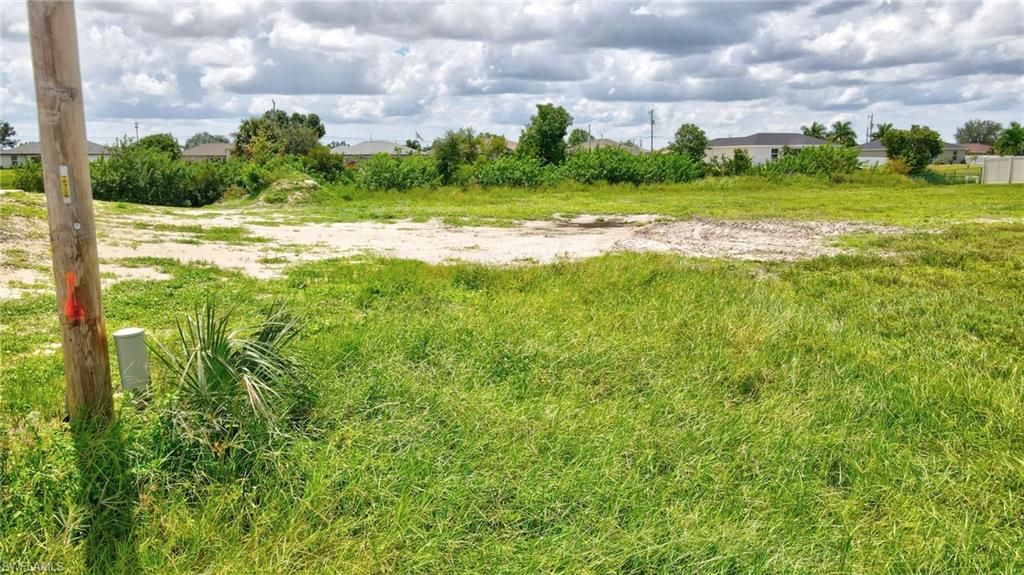 Image 9 of property listing at 1406 NW 11th TER, Cape Coral, FL 33993