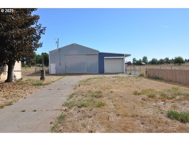 18385 S SPRINGWATER Rd, Estacada, OR 97023