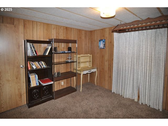 18385 S SPRINGWATER Rd, Estacada, OR 97023