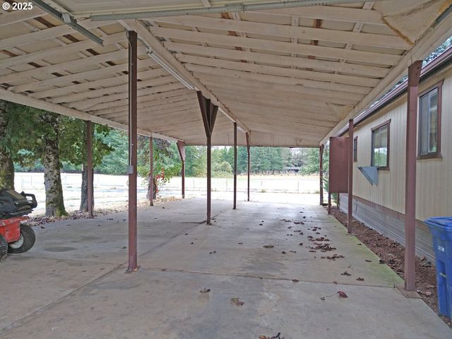 18385 S SPRINGWATER Rd, Estacada, OR 97023