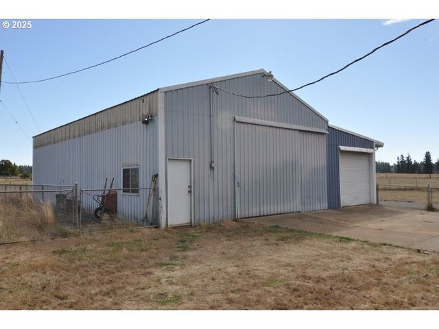 18385 S SPRINGWATER Rd, Estacada, OR 97023