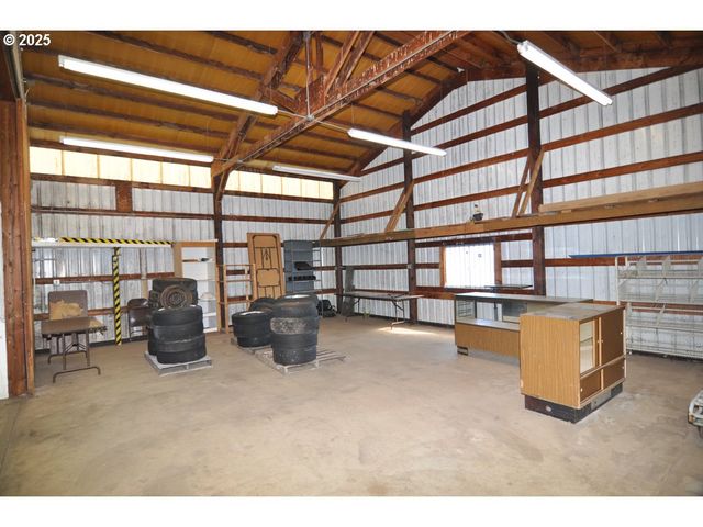 18385 S SPRINGWATER Rd, Estacada, OR 97023