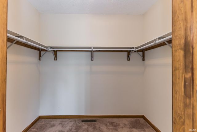 7813 O'Hare Circle, Yorktown, IN 47396