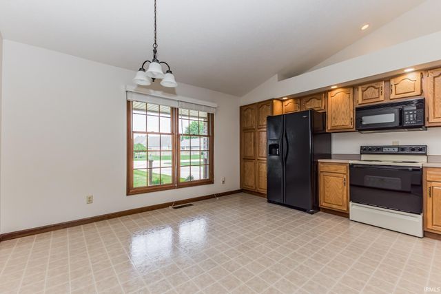 7813 O'Hare Circle, Yorktown, IN 47396