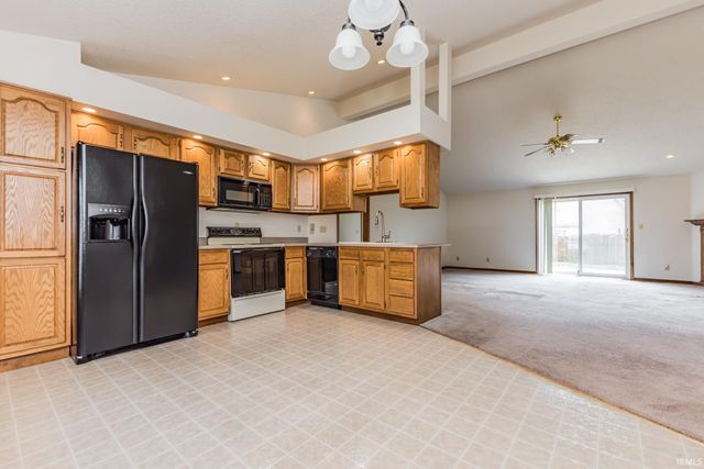 7813 O'Hare Circle, Yorktown, IN 47396