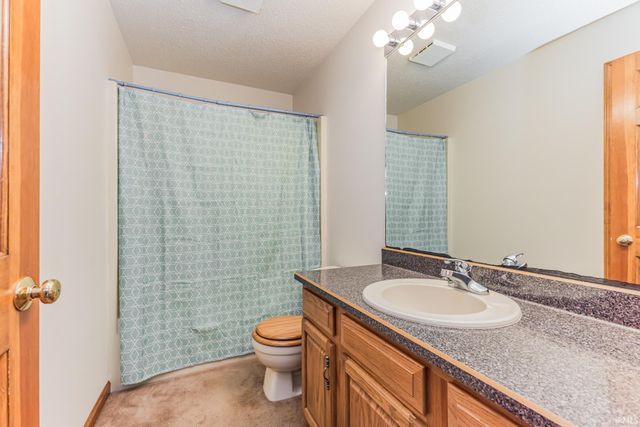 7813 O'Hare Circle, Yorktown, IN 47396