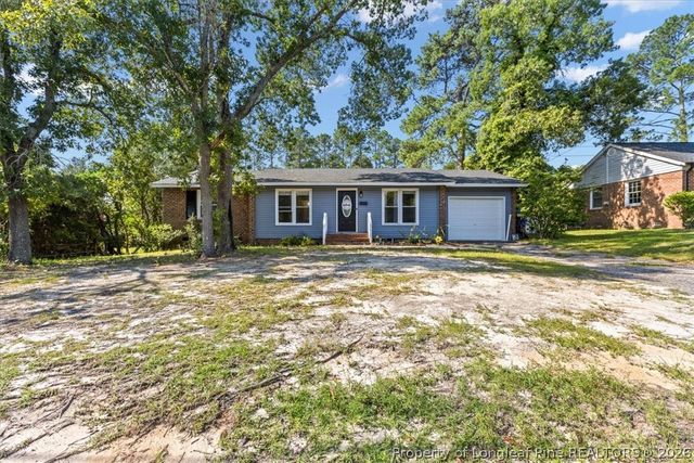 5405 SANDSTONE Drive, Fayetteville, NC 28311