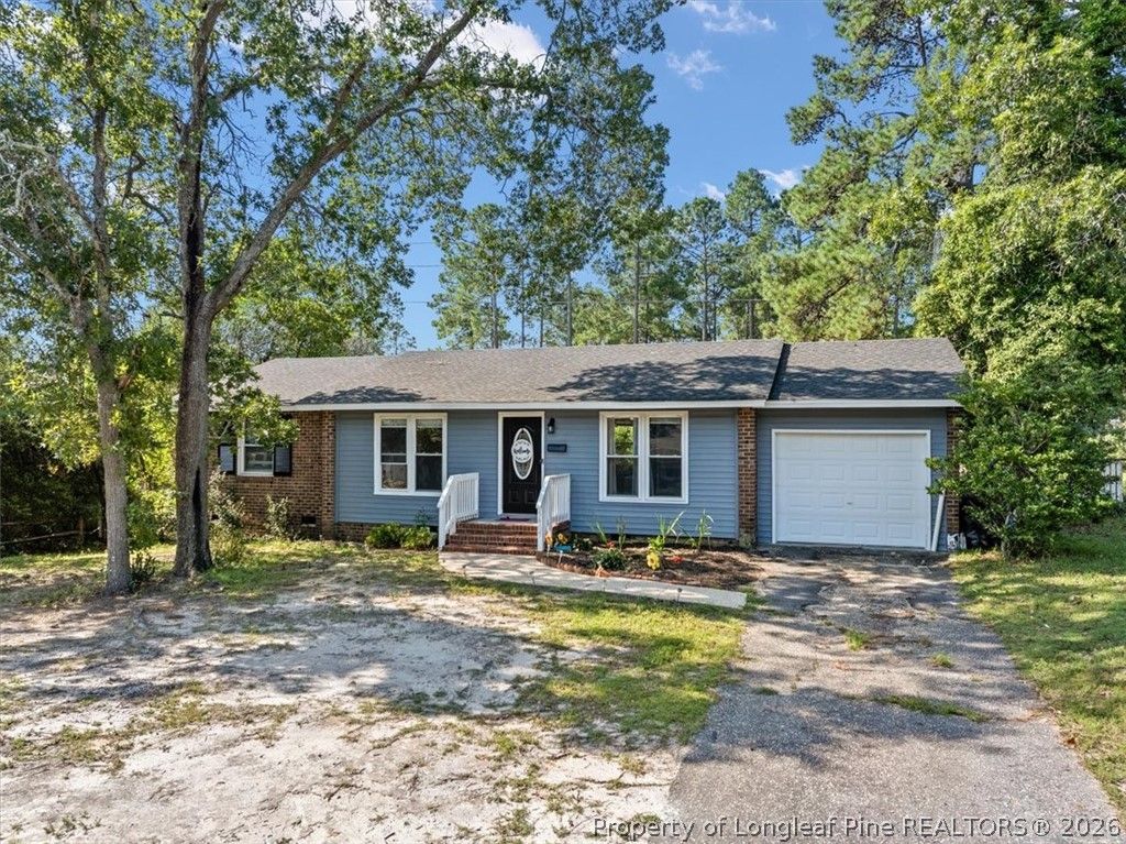5405 SANDSTONE Drive, Fayetteville, NC 28311 — exterior