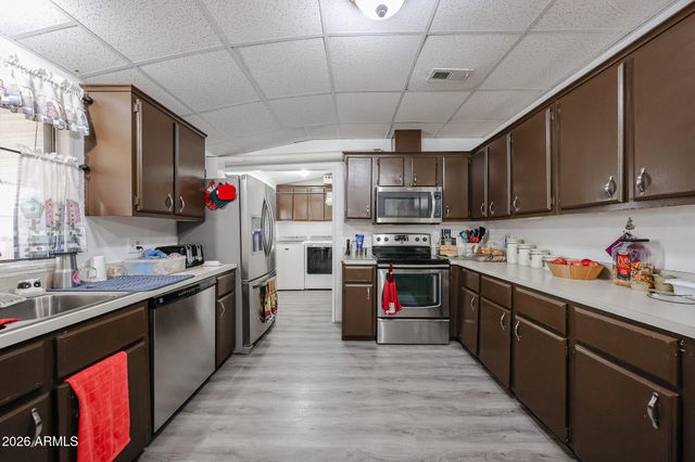 880 E 4TH Avenue, Apache Junction, AZ 85119