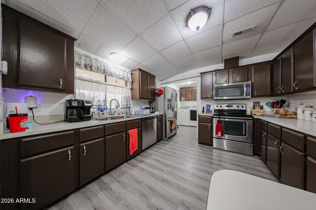 880 E 4TH Avenue, Apache Junction, AZ 85119