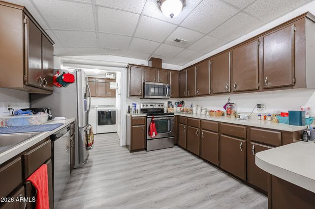 880 E 4TH Avenue, Apache Junction, AZ 85119
