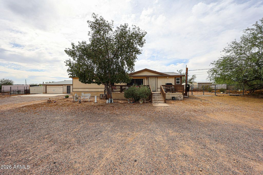 880 E 4TH Avenue, Apache Junction, AZ 85119 — photo 3