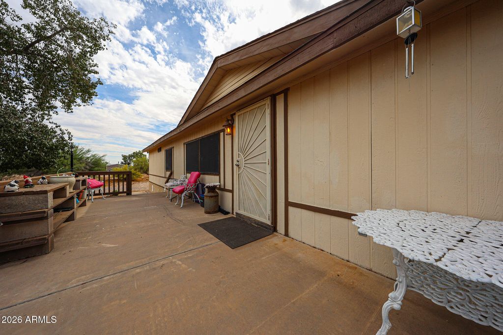 880 E 4TH Avenue, Apache Junction, AZ 85119 — photo 5