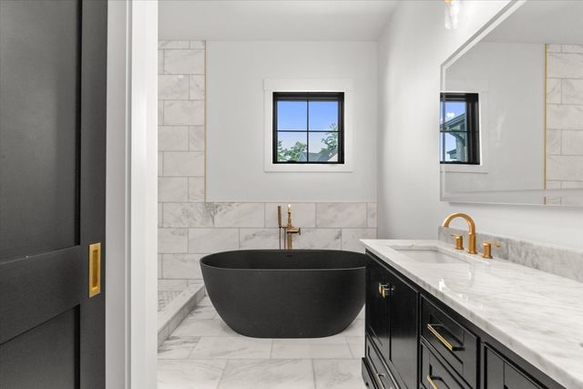 5 Swan View Common Drive, Northborough, MA 01532
