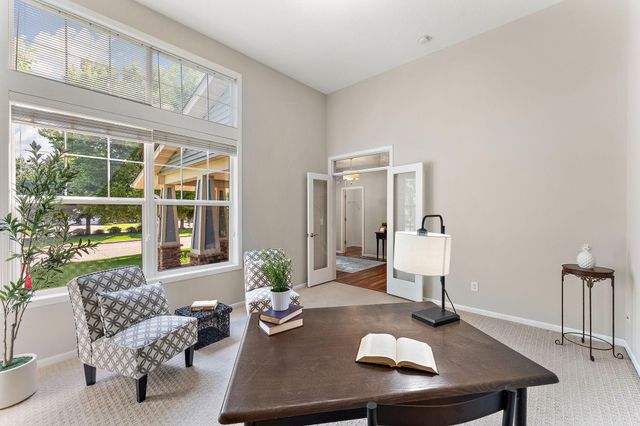 2454 Sandstone Place, Woodbury, MN 55129