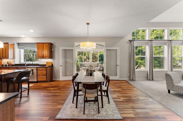 2454 Sandstone Place, Woodbury, MN 55129