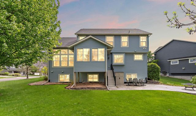 2454 Sandstone Place, Woodbury, MN 55129