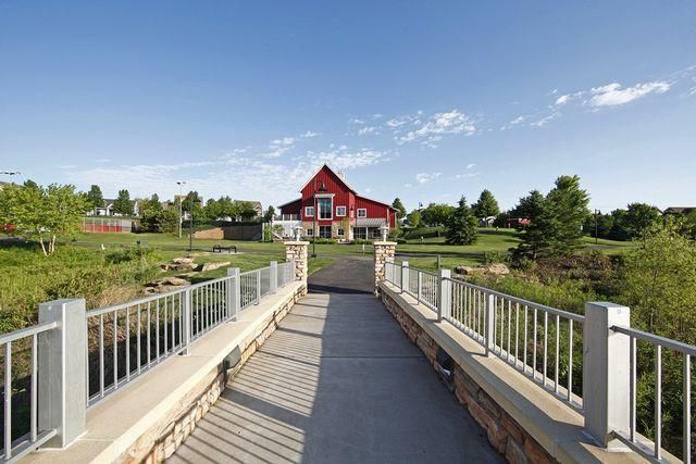 2454 Sandstone Place, Woodbury, MN 55129