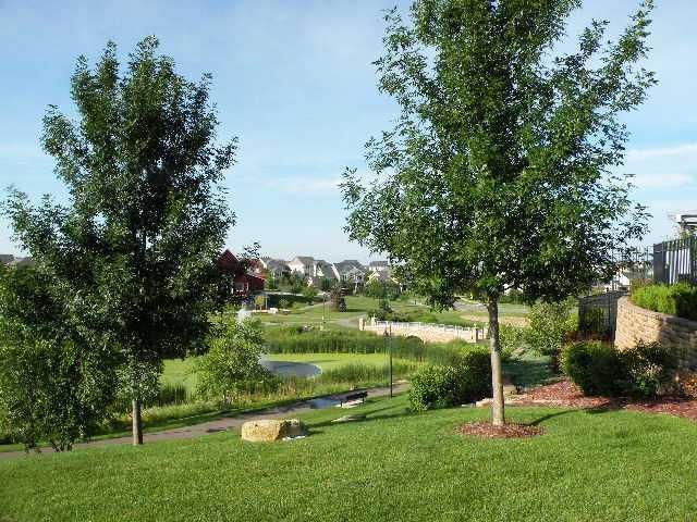 2454 Sandstone Place, Woodbury, MN 55129