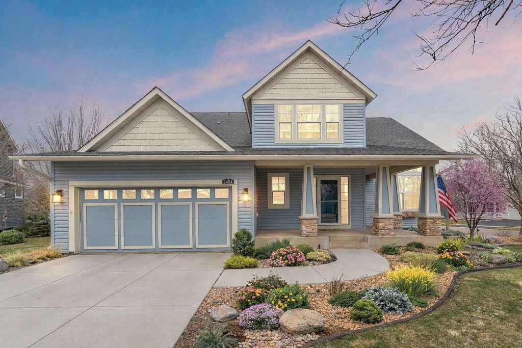 2454 Sandstone Place, Woodbury, MN 55129