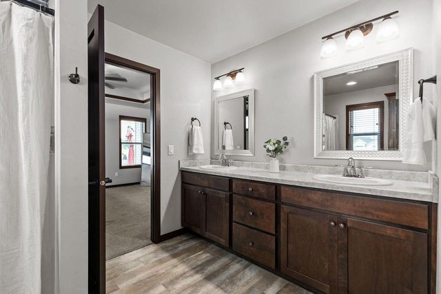 2818 W HIDDEN PINE DRIVE, Appleton, WI 54913