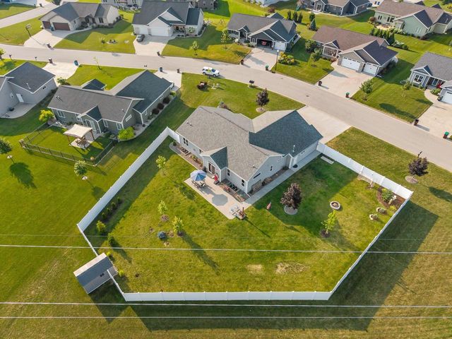 2818 W HIDDEN PINE DRIVE, Appleton, WI 54913