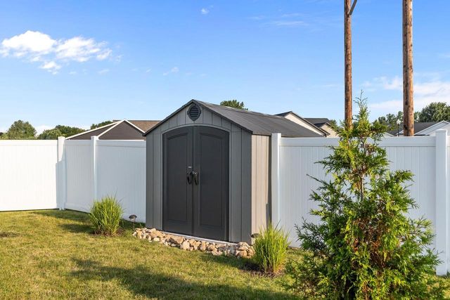 2818 W HIDDEN PINE DRIVE, Appleton, WI 54913