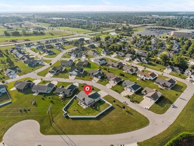 2818 W HIDDEN PINE DRIVE, Appleton, WI 54913
