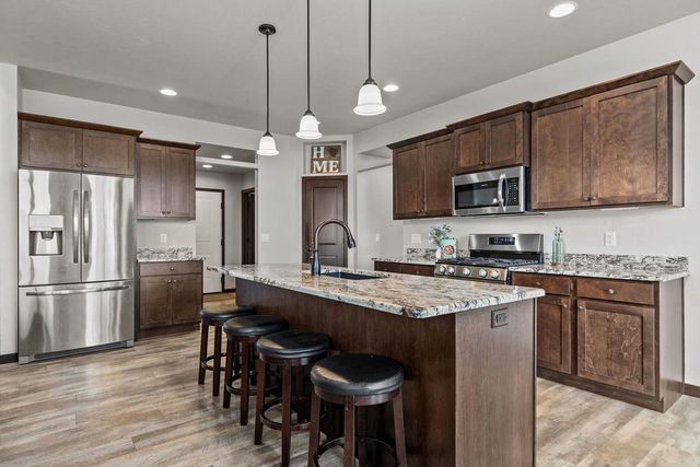 2818 W HIDDEN PINE DRIVE, Appleton, WI 54913