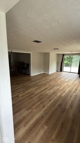 16 Glenda Drive, Plainfield, IN 46168