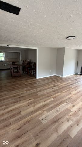 16 Glenda Drive, Plainfield, IN 46168