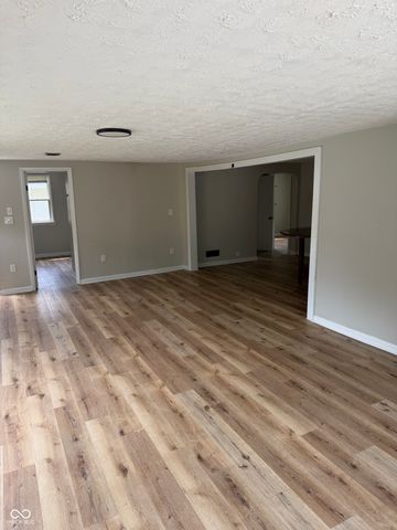 16 Glenda Drive, Plainfield, IN 46168