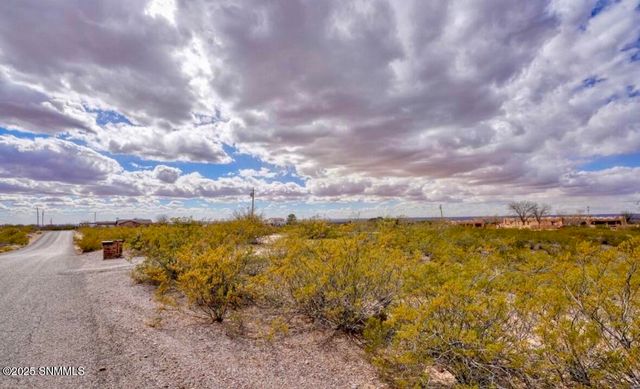 5452 Eagle Pass Road, Las Cruces, NM 88011