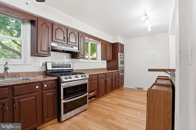 314 S LIPPINCOTT AVE, Maple Shade, NJ 08052