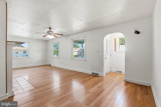 314 S LIPPINCOTT AVE, Maple Shade, NJ 08052