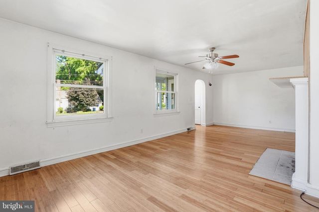 314 S LIPPINCOTT AVE, Maple Shade, NJ 08052