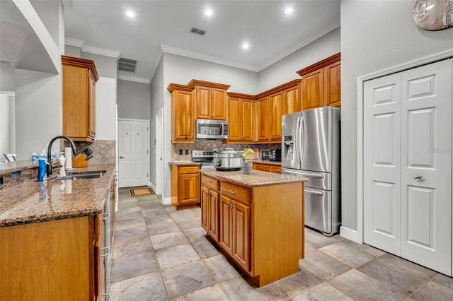 419 E BLUE WATER EDGE DRIVE, Eustis, FL 32736