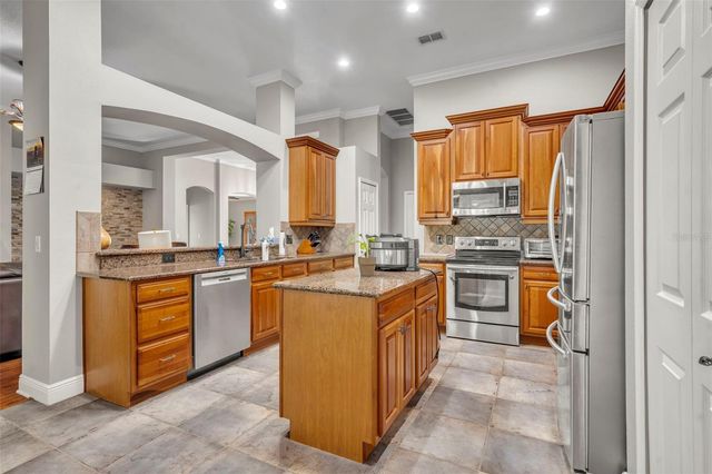 419 E BLUE WATER EDGE DRIVE, Eustis, FL 32736